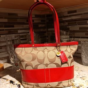 VINTAGE COACH LIKE Signature Canvas & Patent leather Satin lined shoulde…